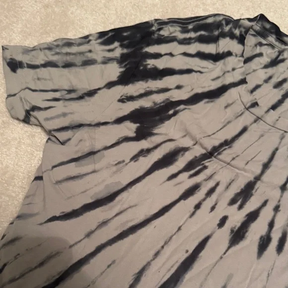 M VS PINK Tie-Dye T-Shirt - Black and Gray - Picture 4 of 5